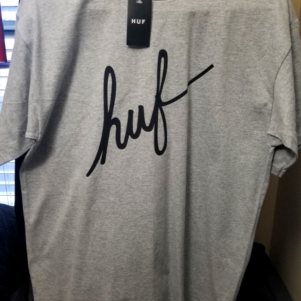 HUF t shirt